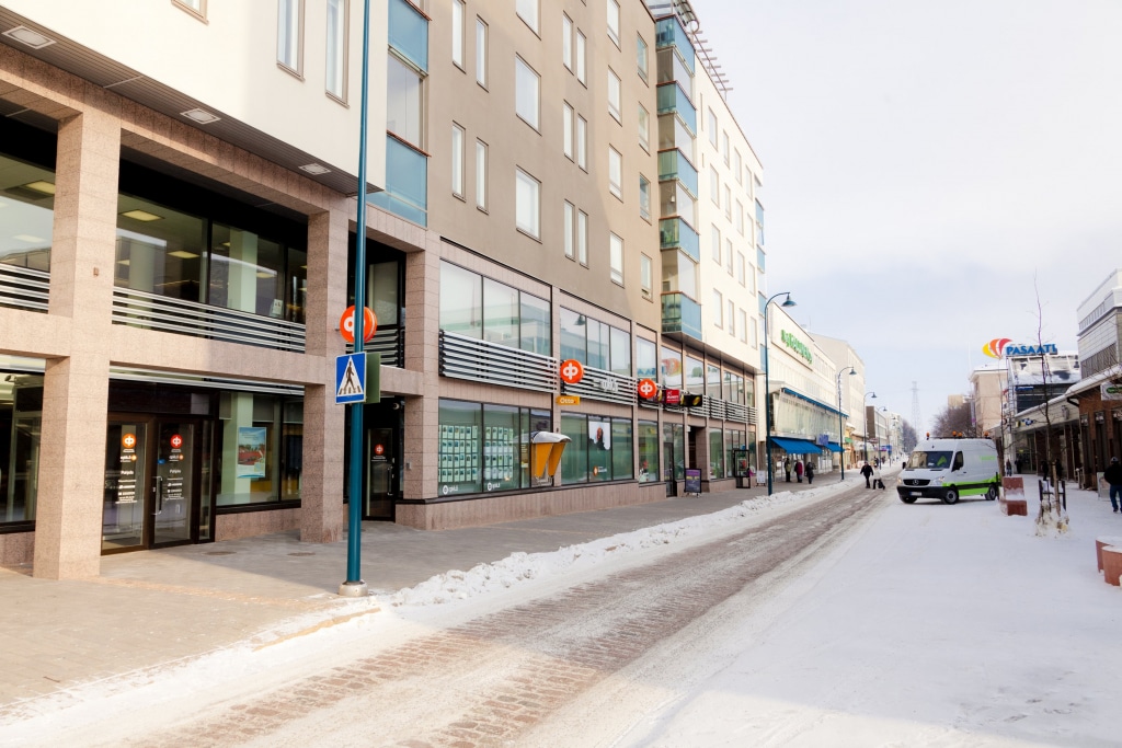 Kotkalaisia liiketiloja.